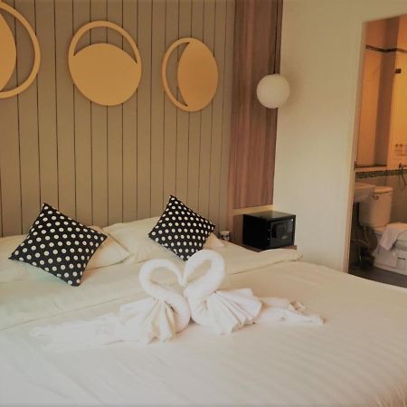 La La Moon Krabi Poshtel'N' Pool Bed and Breakfast Εξωτερικό φωτογραφία