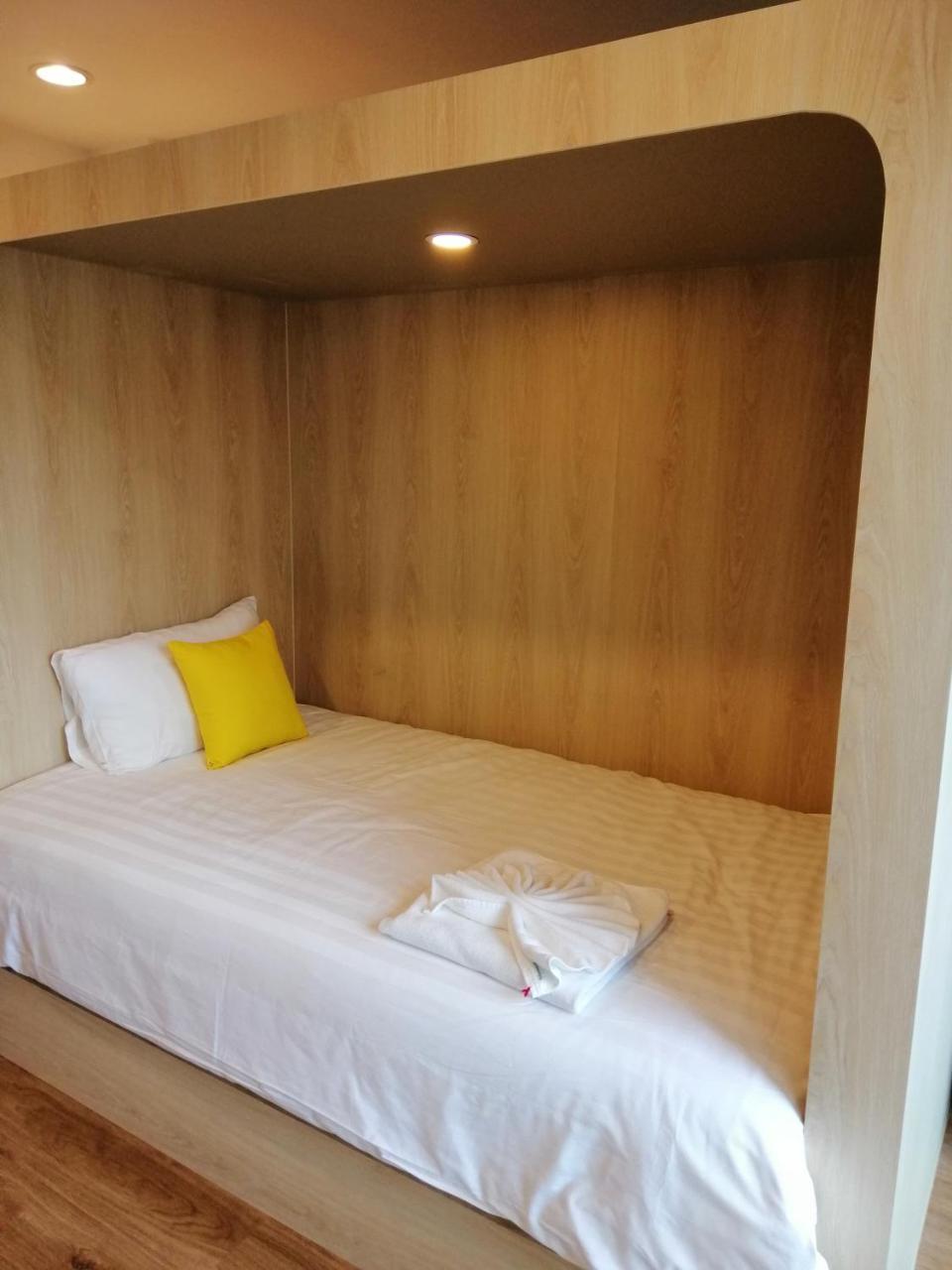La La Moon Krabi Poshtel'N' Pool Bed and Breakfast Εξωτερικό φωτογραφία