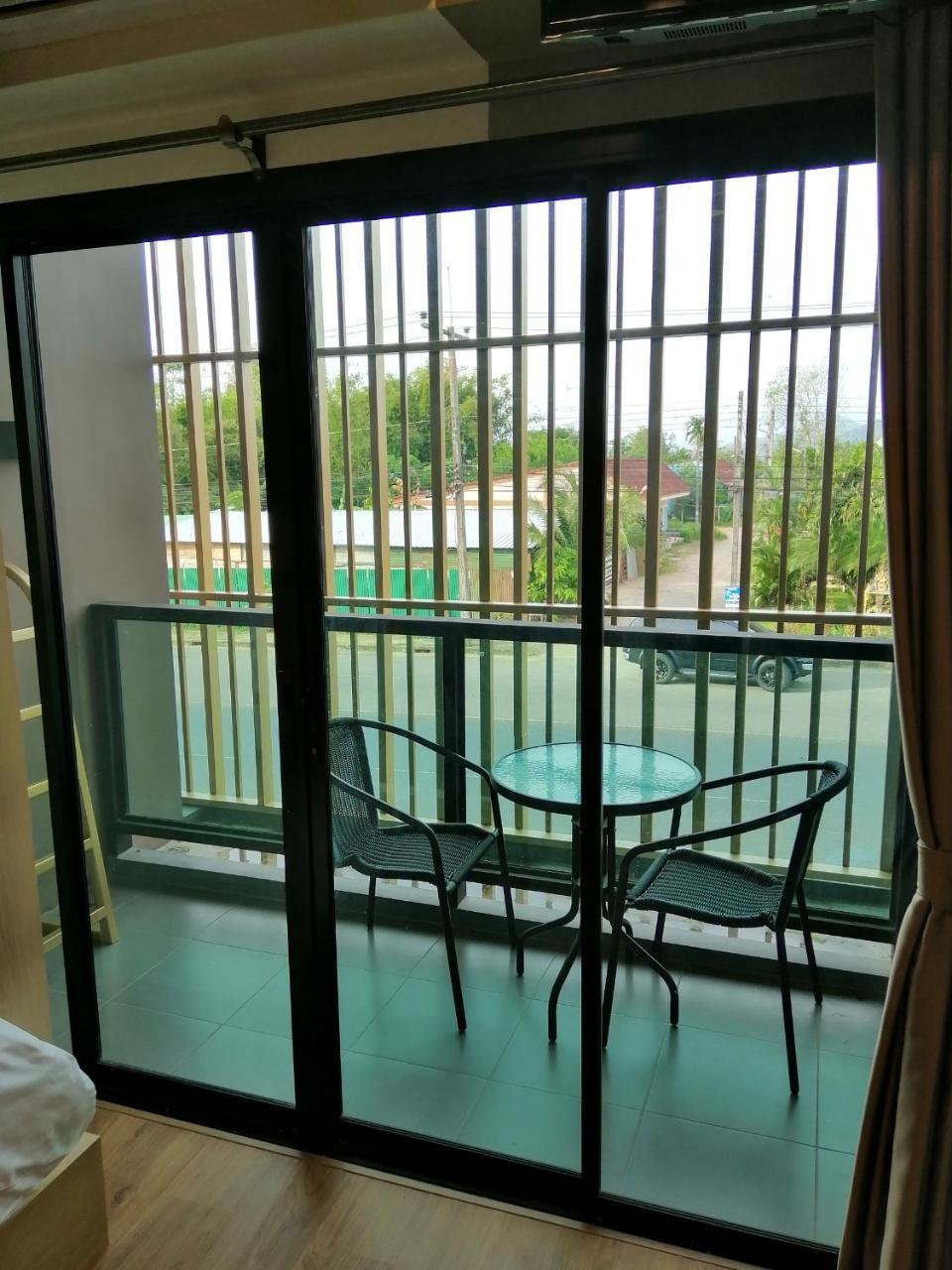 La La Moon Krabi Poshtel'N' Pool Bed and Breakfast Εξωτερικό φωτογραφία